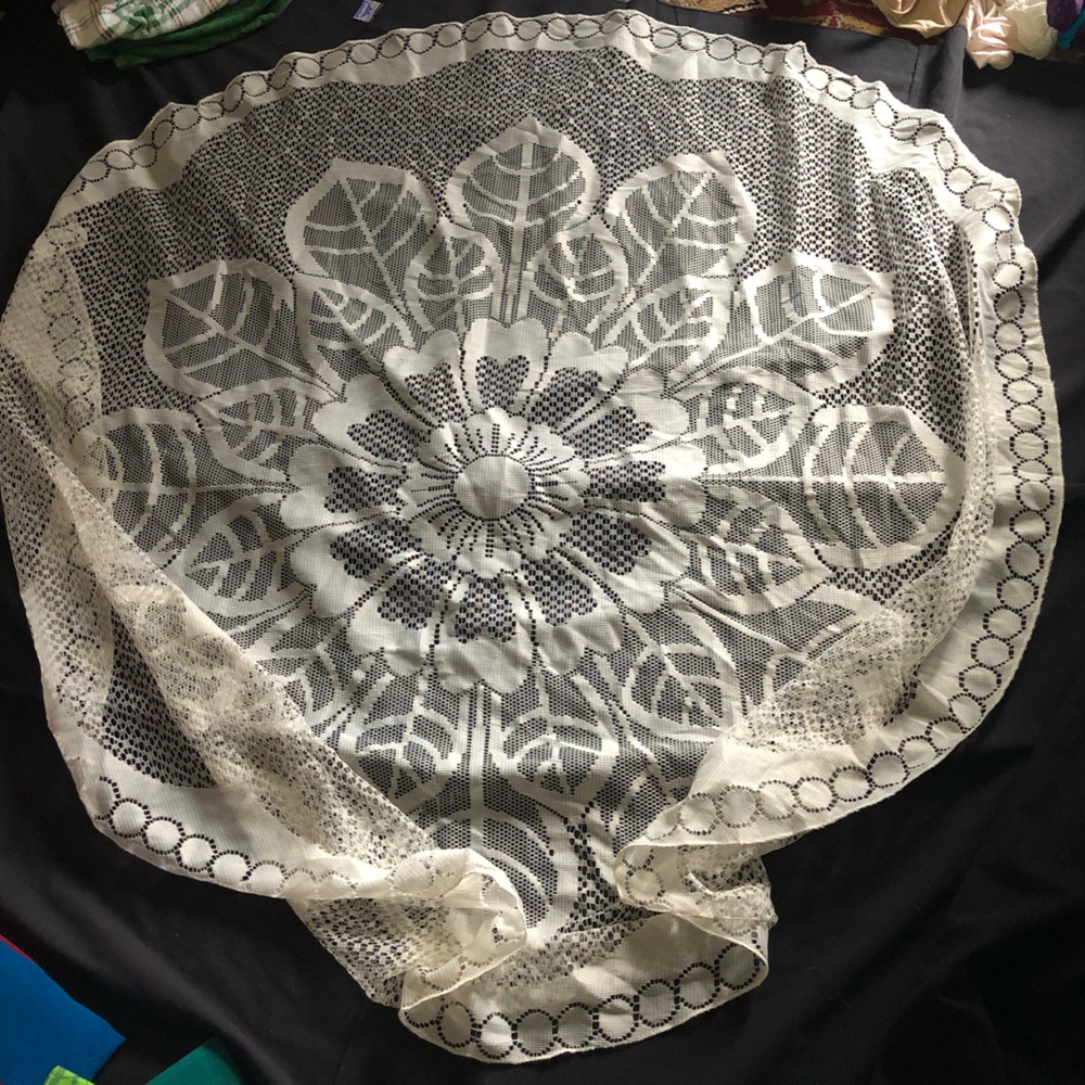 VTG Lace White TableCloth small 50”
Round light weigh
